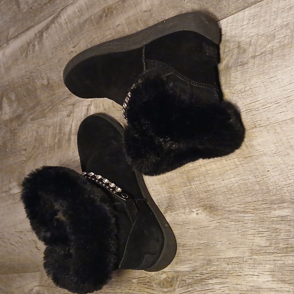Canyon River Blues 'Anita' black furry rhinestone accented winter boots size 7 - Picture 5 of 13